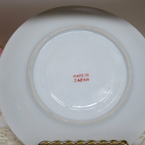 Japan Irridescent Pearl & Gold Ribbed Cup & Saucer Vintage (K649) - Picture 9 of 10